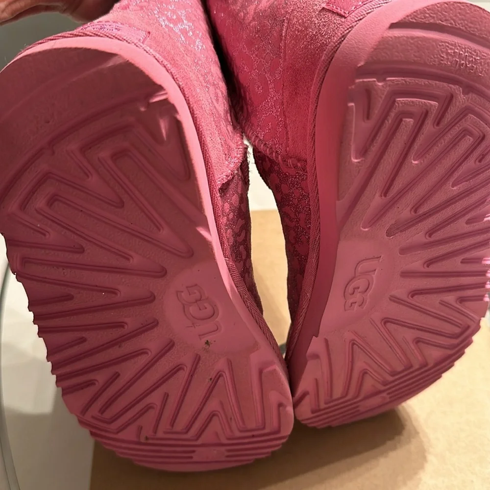 Pink leopard uggs - Picture 6 of 9